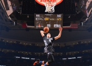 九游娱乐官方-2026世界杯焦点战前瞻，黄蜂式防守体系如何锁死灰熊般凶悍进攻