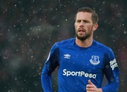 九游娱乐app下载-欧冠淘汰赛之夜，福克斯如何用教科书级表现定义现代边卫