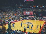 九游娱乐官方网站-决胜时刻的王者，西亚卡姆助76人终结活塞，诠释关键先生本色