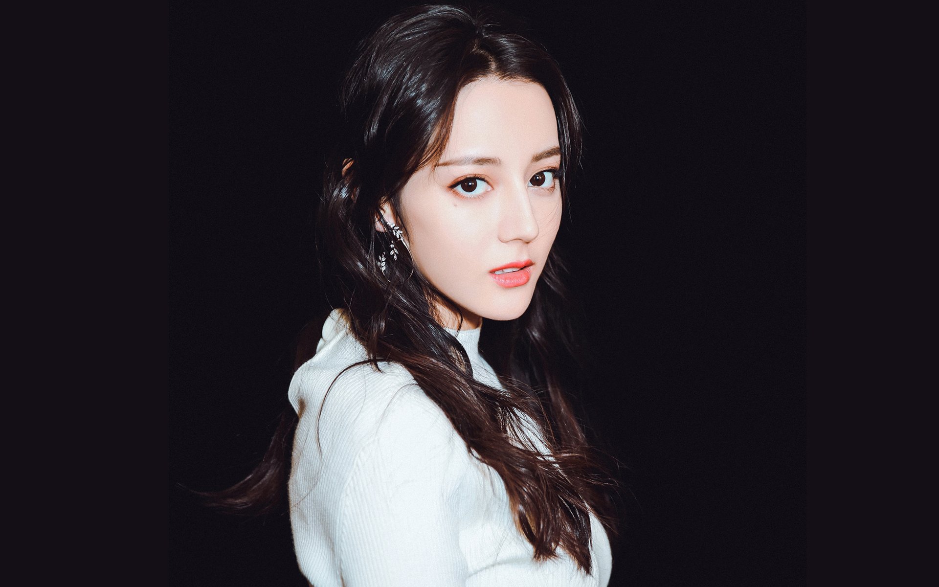 冷门与传奇，国米意外撼动西班牙，坎特在德甲争冠战上演王者归来