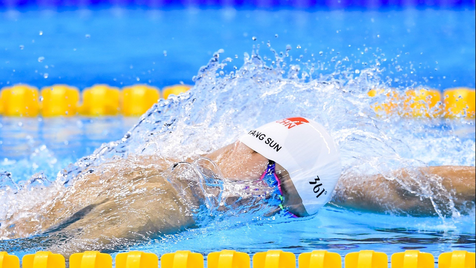 黄蜂对阵深圳队，爱德华兹彻底打爆防线，展现统治级表现