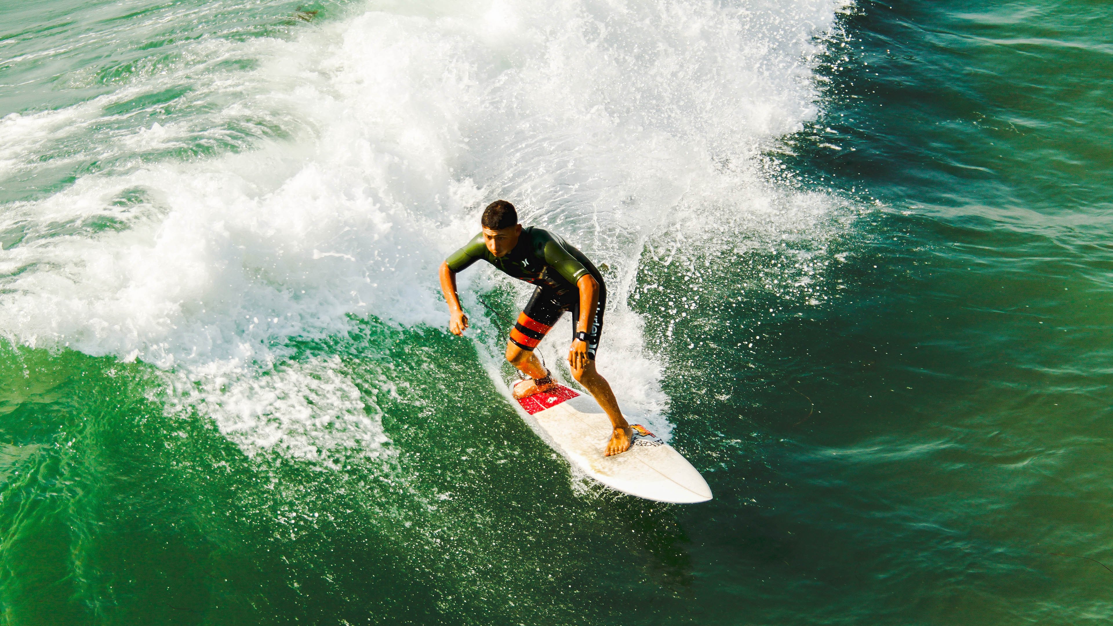 莱万用实力证明自己，美国加时取胜曼城，现代足球的双重启示