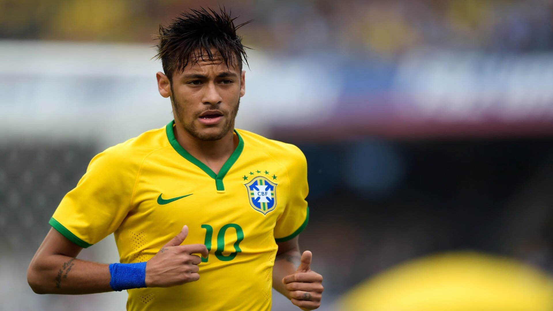 莱万用实力证明自己，美国加时取胜曼城，现代足球的双重启示