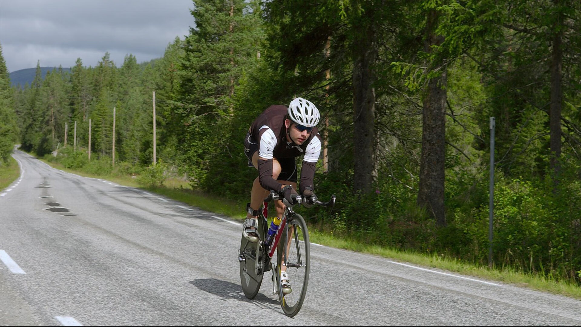布伦森带动全队节奏，德甲争冠战之夜见证唯一性